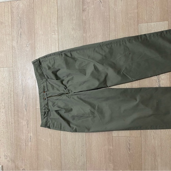 Men’s olive green khaki pants - Picture 3 of 3